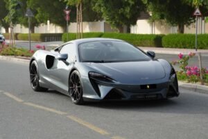 McLaren Artura Gray 2024
