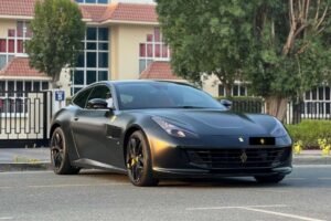 Ferrari GTC 4 Black